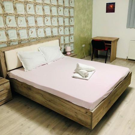 Central Park - Big Apartment - 3 Rooms - Free Parking T5 Тімішоара Екстер'єр фото
