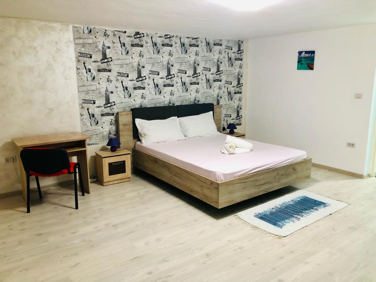 Central Park - Big Apartment - 3 Rooms - Free Parking T5 Тімішоара Екстер'єр фото